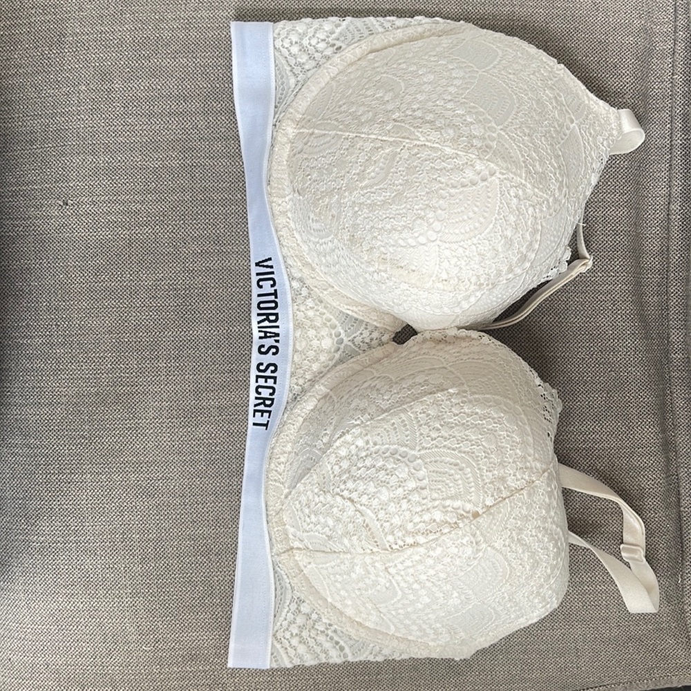 Victoria’s Secret T-shirt push up bra